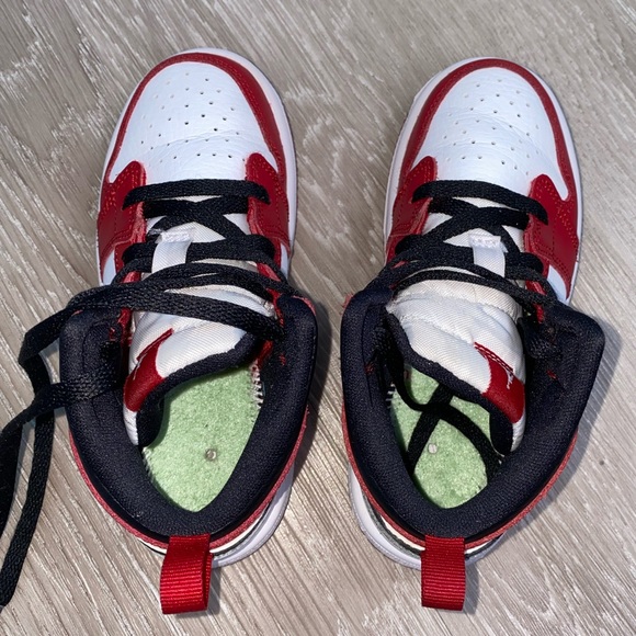 Air Jordan mids 1 PS Chicago kids sz 9c - Picture 7 of 8